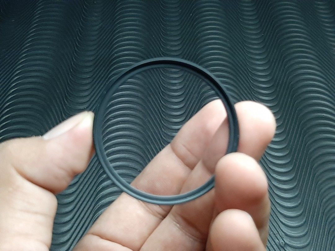 Kenko MC Skylight 1B Filter – 49mm (Category: Lens & Kits) located in Koronadal. Submitted by koronadalsecondhandshop (Listing ID 1399472001, Image 2). Description: Kenko MC Skylight 1B Filter – 49mm PRICE: 300 Gently used Kenko MC Skylight 1B lens filter (49mm diameter). Multi-coated to reduce haze and lens flare, with a subtle warming effect—perfect for outdoor shots and enhancing skin tones. ✅ No scratches ✅ Clean glass ✅ Fits most vintage and