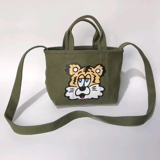 kenzo 帆布手提包 . 防水尼龍防水，柔軟細膩 . 可手提、可單肩 . 橄欖綠尺寸：27*12*21cm64237118184963110