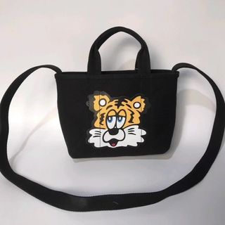 🌟官網授權商家🌟kenzo 帆布手提包 . 尼龍防水面料，柔軟細膩 . 可手提、可單肩 . 尺寸：27*5*21cm64237118130818110