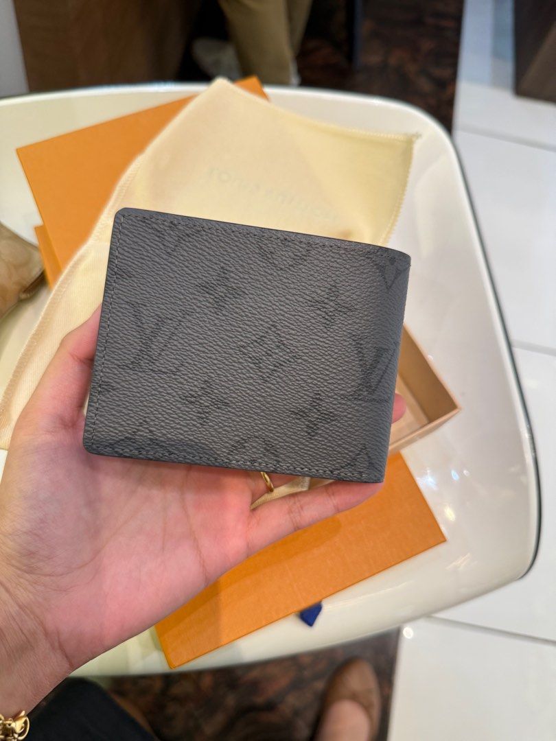 Louis Vuitton Multiple and Slender Wallet (Category: Luxury Bags & Wallets) located in Manila. Submitted by ccluxuryy (Listing ID 1399602810, Image 3). Description: LV Men’s Bifold Wallet Multiple Wallet Monogram Eclipse Slender Wallet Reverse Mono Microchipped Brand new Comes with dust bag, box and paper bag P26k each FIXED Location: Merville, Paranaque Meet up: MOA, DLSU, Newport, Greenbelt, BGC Delivery: Grab, Lalamove or LBC Guaranteed authen