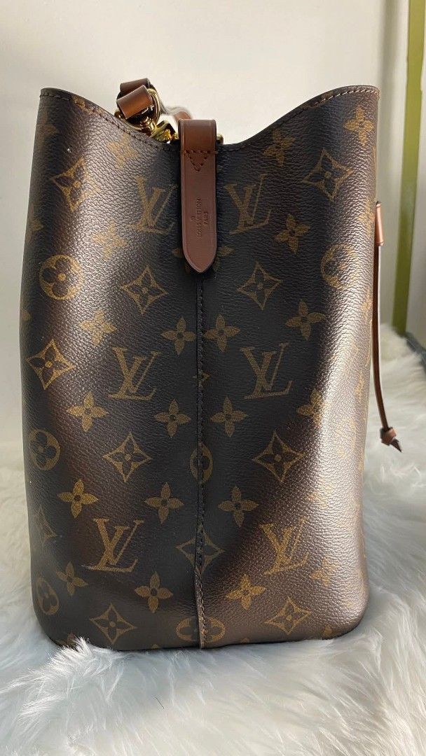 Louis Vuitton NeoNoe Drawstring Bucket (Category: Luxury Bags & Wallets) located in Manila. Submitted by jadasy_vintagefinds (Listing ID 1399481132, Image 3). Description: Preloved LV NeoNoe Drawstring Bucket featuring an adjustable smart strap for crossbody/shoulder carry - In great pre-owned condition - Japan auction Sourced - No papers/card/cert ✅ COD ✅ Meet up ✅ Same-day delivery via Lalamove/Grab ✅ Worldwide shipping via EMS ✅ Nationwide Shi
