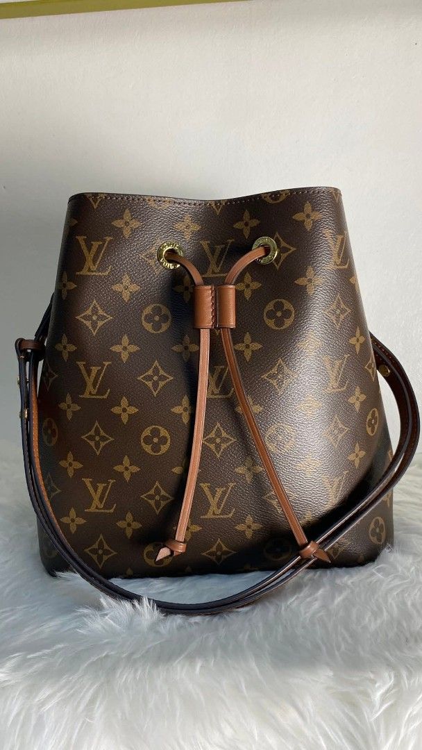 Louis Vuitton NeoNoe Drawstring Bucket (Category: Luxury Bags & Wallets) located in Manila. Submitted by jadasy_vintagefinds (Listing ID 1399481132, Image 1). Description: Preloved LV NeoNoe Drawstring Bucket featuring an adjustable smart strap for crossbody/shoulder carry - In great pre-owned condition - Japan auction Sourced - No papers/card/cert ✅ COD ✅ Meet up ✅ Same-day delivery via Lalamove/Grab ✅ Worldwide shipping via EMS ✅ Nationwide Shi