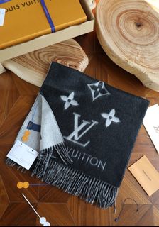 LOUIS VUITTON tuddy 雙面流蘇山羊絨絨線圍巾女款64238735926402110