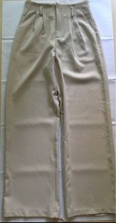 LOVFEE 米色闊腿褲 S碼64242126026243110