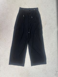 MADE IN KOREA Loose cargo pants in black for women 韓國製造韓版女裝黑色闊腳多袋褲闊身褲64237117658498110