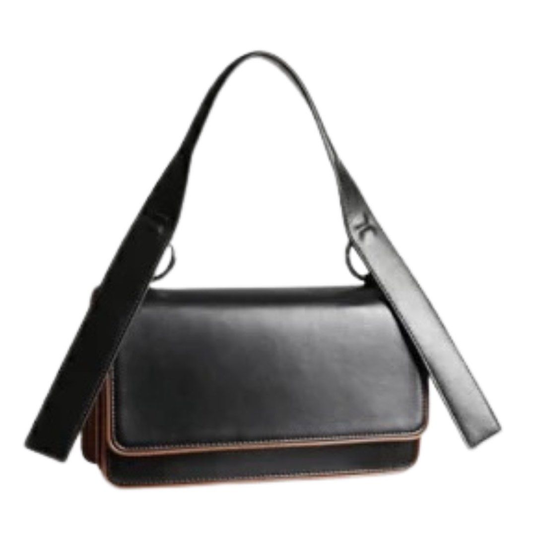 Marni Shoulder Bag (Category: Luxury Bags & Wallets) located in Cabadbaran. Submitted by dfgthriftology (Listing ID 1399593857, Image 1). Description: .