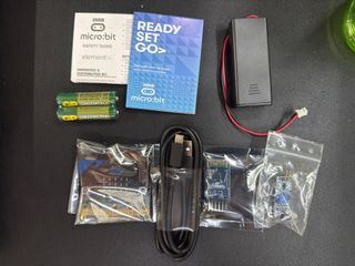 Micro:bit motherboard with USB cable battery holder AAA battery free Bluetooth module and infrared sensor64240916500225110