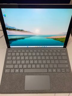 Microsoft Surface Pro 7 港版 i5 1035G4，8GB RAM，256GB SSD，功能全部正常，Touch Screen Mon，原裝keybroad保護套非常新淨，包正版Windows 11專業版，全新手寫筆，USB Lan Adapter，新淨少用