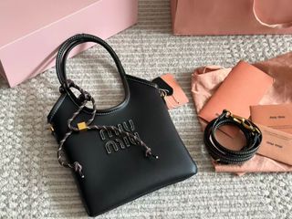 💎誠信賣家💎miumiu 新款托特手提包64233657296897110