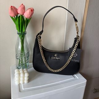 (Category: ) located in . Submitted by on-trendfinds (Listing ID 1399625653, Image 1). Description: .