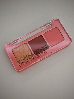 NATASHA DENONA BABY LOVE EYESHADOW PALETTE. Three-color eyeshadow 0.8Gx3=2.4g Featuring 3 of the most loved shades ✅️ Lifetime 288m, Heartbeat 289CP Intense.64234842554625110