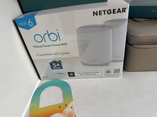 NETGEAR Orbi Tri-band Mesh WiFi 6 System64234155690242110
