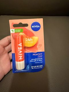 Nivea Peachy C&E Lip Balm 有色潤唇膏64242862957571110
