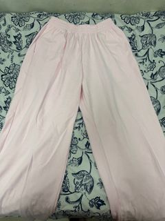 粉紅色運動褲64242861295874110