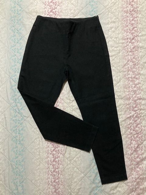 Pre-loved Authentic Uniqlo Rayon Office Pants Size Medium (64 cm) (Category: Other Bottoms) located in Paranaque City. Submitted by vanitelab (Listing ID 1399546390, Image 3). Description: Preloved Authentic Uniqlo Office Pants In very good condition Product Information: Size: Medium (waist 64cm, hip 91cm) Measurements when laid flat: waist - 14 inches (28 inches) hips - 17 inches (34 inches) length - 32 inches waist to crotch - 10 inches Color: 