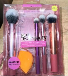 Real Techniques Everyday Essentials Brush Set64242313202817110