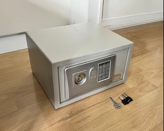 （分類：）位於 。 由 jamijr290 提交（商品編號 1399519989，圖片 1）。簡介： 。