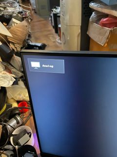 Samsung 24 inches mon little bit scratch on the right top Sai Kung pick up64238576830082110