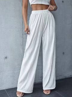 (Category: ) located in . Submitted by declutteringoodfinds (Listing ID 1399561642, Image 1). Description: .