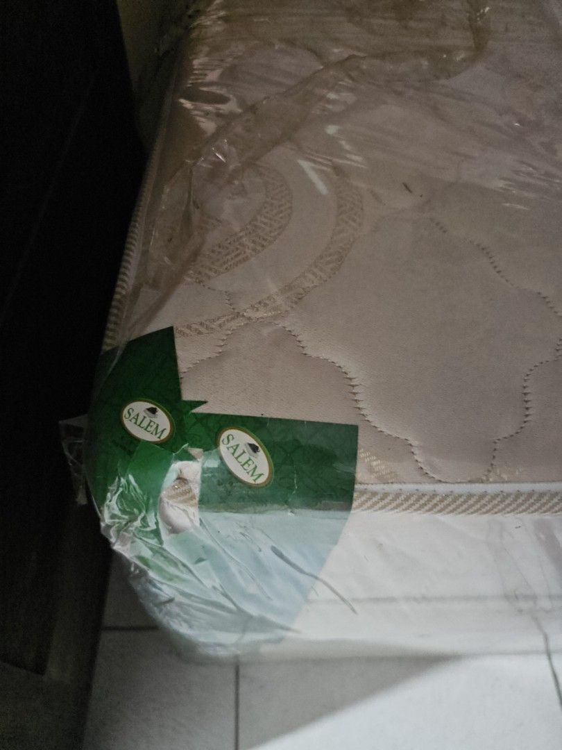 SINGLE SALEM PULL OUT BED (Category: Bed Frames & Mattresses) located in Valenzuela. Submitted by mluck (Listing ID 1399577167, Image 3). Description: .