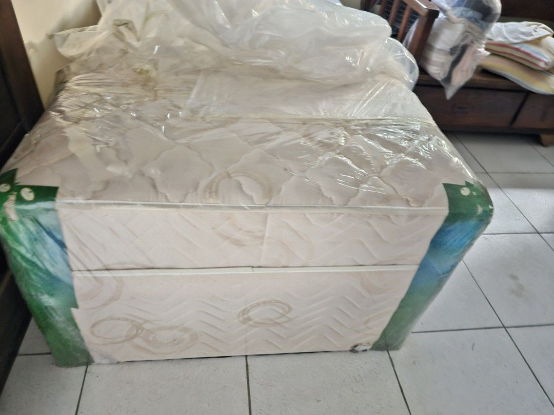 SINGLE SALEM PULL OUT BED (Category: Bed Frames & Mattresses) located in Valenzuela. Submitted by mluck (Listing ID 1399577167, Image 1). Description: .