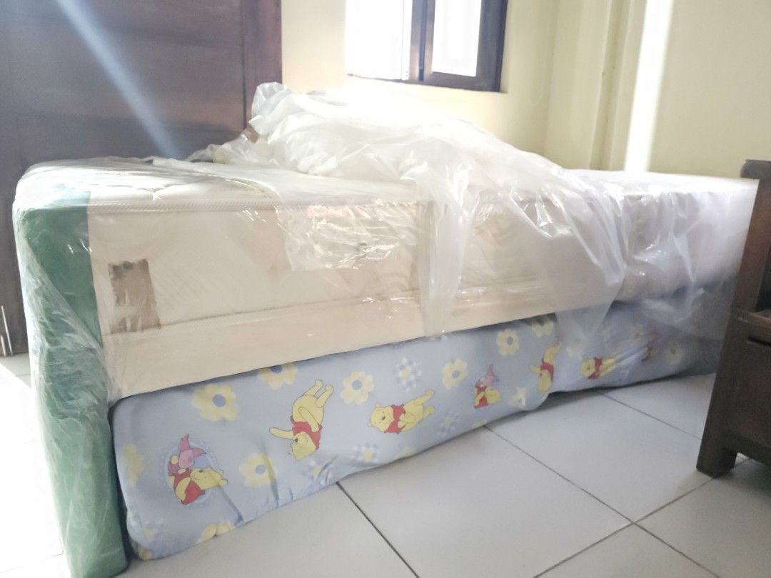 SINGLE SALEM PULL OUT BED (Category: Bed Frames & Mattresses) located in Valenzuela. Submitted by mluck (Listing ID 1399577167, Image 2). Description: .