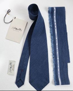 (Category: ) located in . Submitted by brandedclassicwearfabrics (Listing ID 1399590536, Image 1). Description: .