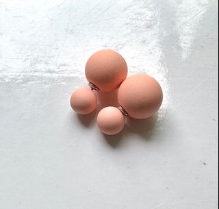 Style Nanda 雙面粉紅珠耳環64242127730051110