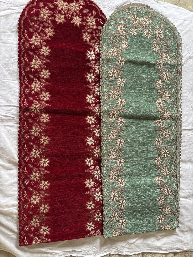 Table runner (Category: Table Linen & Textiles) located in Singapore. Submitted by sai3456 (Listing ID 1373071550, Image 3). Description: I have green 3 piece Maroon 1 piece 1 for 6$ 4 for 22$.