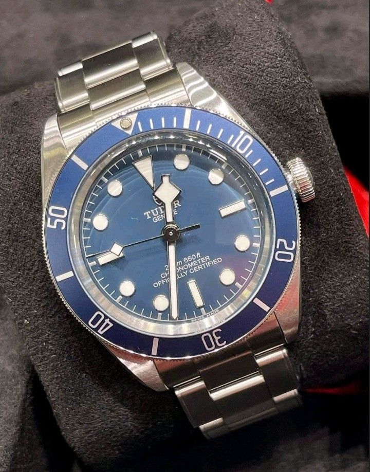 TUDOR BLACK BAY (Category: Luxury Watches) located in Mandaluyong City. Submitted by mitchdujali (Listing ID 1399610857, Image 2). Description: Tudor Black Bay 58 Brand new, complete 237k.