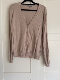 (Category: ) located in . Submitted by thriftwithsykira (Listing ID 1399542289, Image 1). Description: .