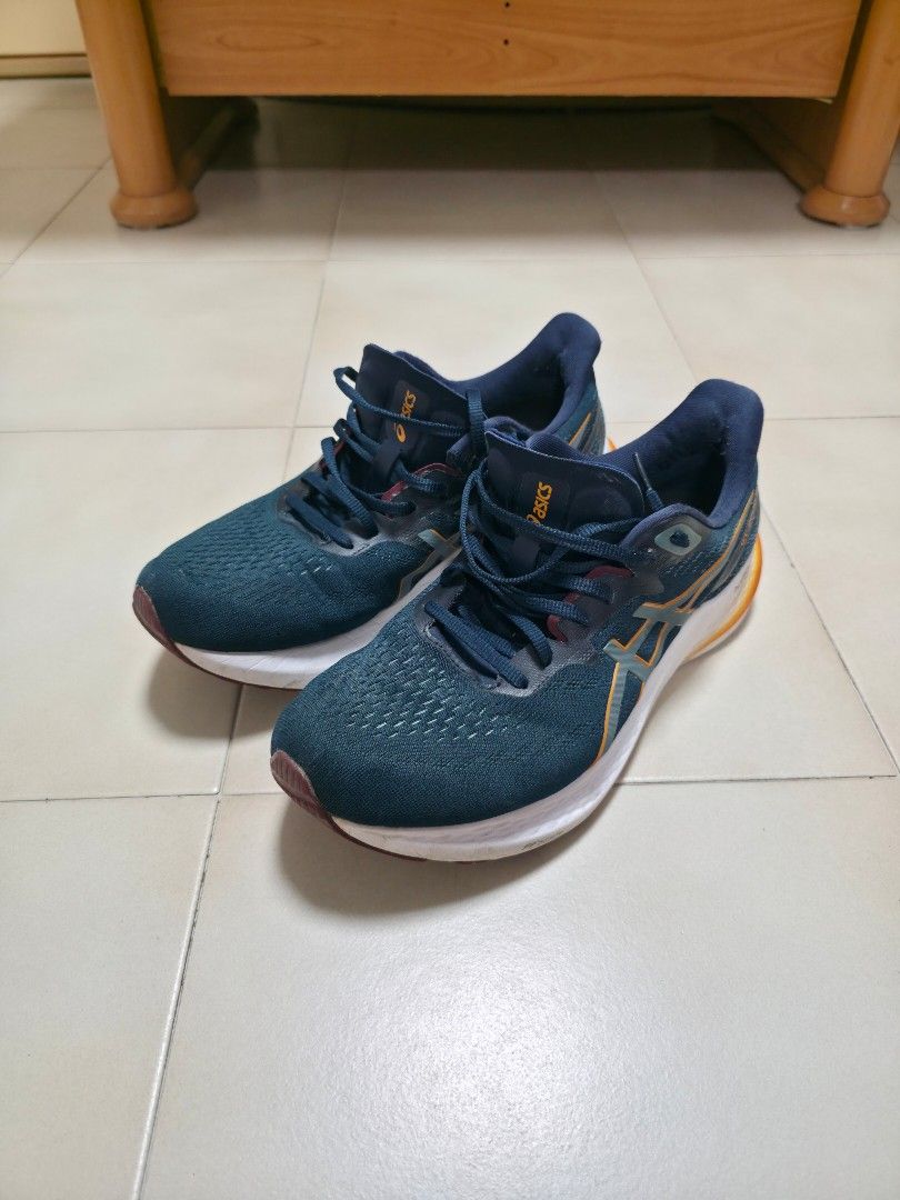 (US 10.5 Wide) ASICS GT-2000 12 'French Blue Foggy Teal' 1011B691-401 (Category: Sneakers) located in Singapore. Submitted by mistermusk (Listing ID 1399553814, Image 1). Description: Size US 10.5, UK 9.5, EU 44.5 Wide Condition heavily used but soles still in very good condition not for fussy buyer item code 1011B588.