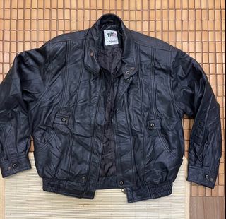 (Category: ) located in . Submitted by krukstore (Listing ID 1399473420, Image 1). Description: .