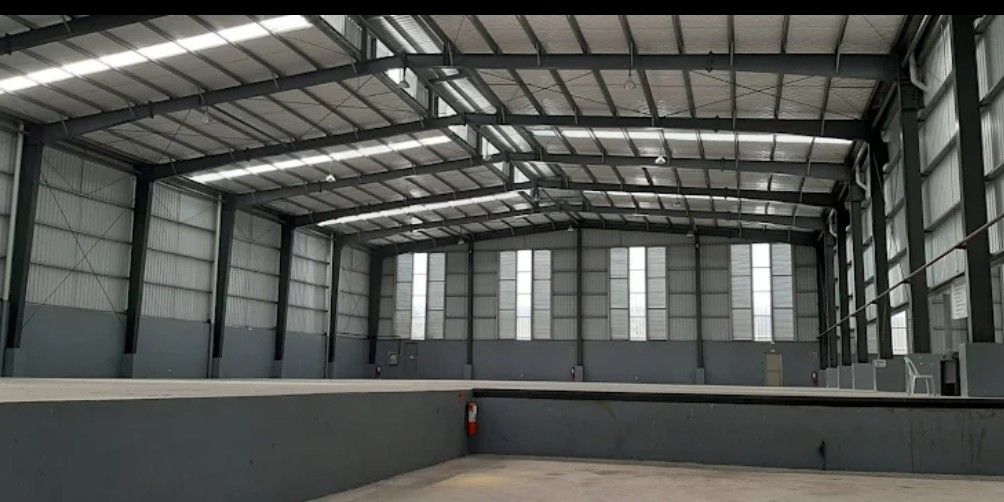 Warehouse calamba and San Pedro Laguna (Category: Commercial) located in Muntinlupa City. Submitted by 1praiserealtyservices (Listing ID 1282325759, Image 1). Description: FIRST Picture Fully-elevated warehouse with Staging and open area open 142 sqm) Parking slots 20 cars (10 on side near the access stairs) With gates and perimeter walls COMMERCIAL TERMS Storage with loading bay & Mezzanine area 1650 sqm - 210/sqm Security Deposit 2 months Advan