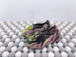 💎誠信賣家💎yeezy 夏日必備洞洞鞋64234843539201110