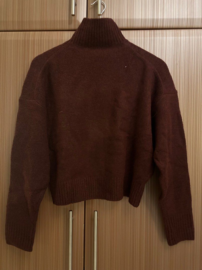Zara Maroon Turtleneck Sweater (Category: Longsleeves) located in Manila. Submitted by kaitdeclutters (Listing ID 1399607566, Image 2). Description: - Zara maroon turtleneck sweater - Cropped style - Long sleeves - Ribbed neckline, cuffs, and hem - Soft, textured knit fabric - Perfect for layering - Brand new with tag.