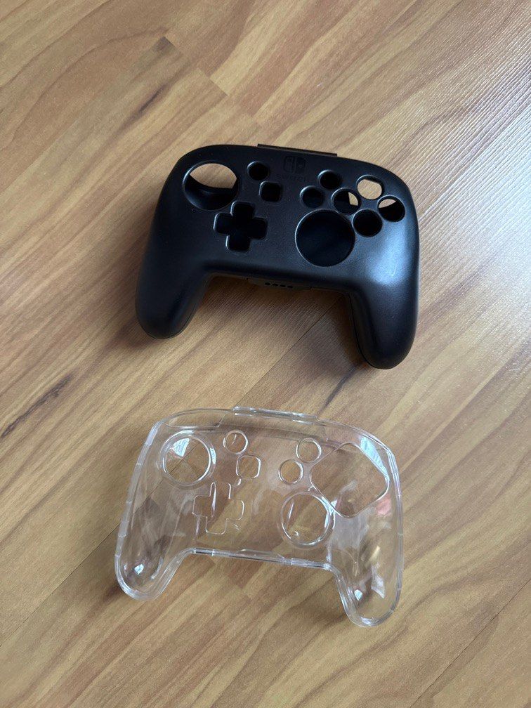 2 used Switch pro controller case (Category: Cases & Covers) located in Johor Bahru. Submitted by jbfashionshop (Listing ID 1399648579, Image 2). Description: .