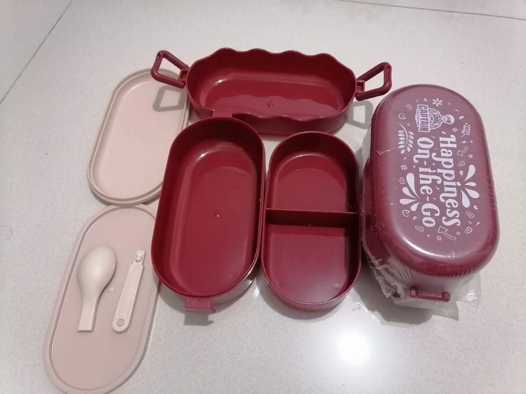2x stackable lunchbox (Category: Dinnerware & Cutlery) located in Singapore. Submitted by itemstuff (Listing ID 1399762883, Image 1). Description: pick east serious flexi buyer.