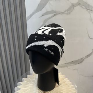 始祖鳥黑色白色印花毛帽64246019791107110