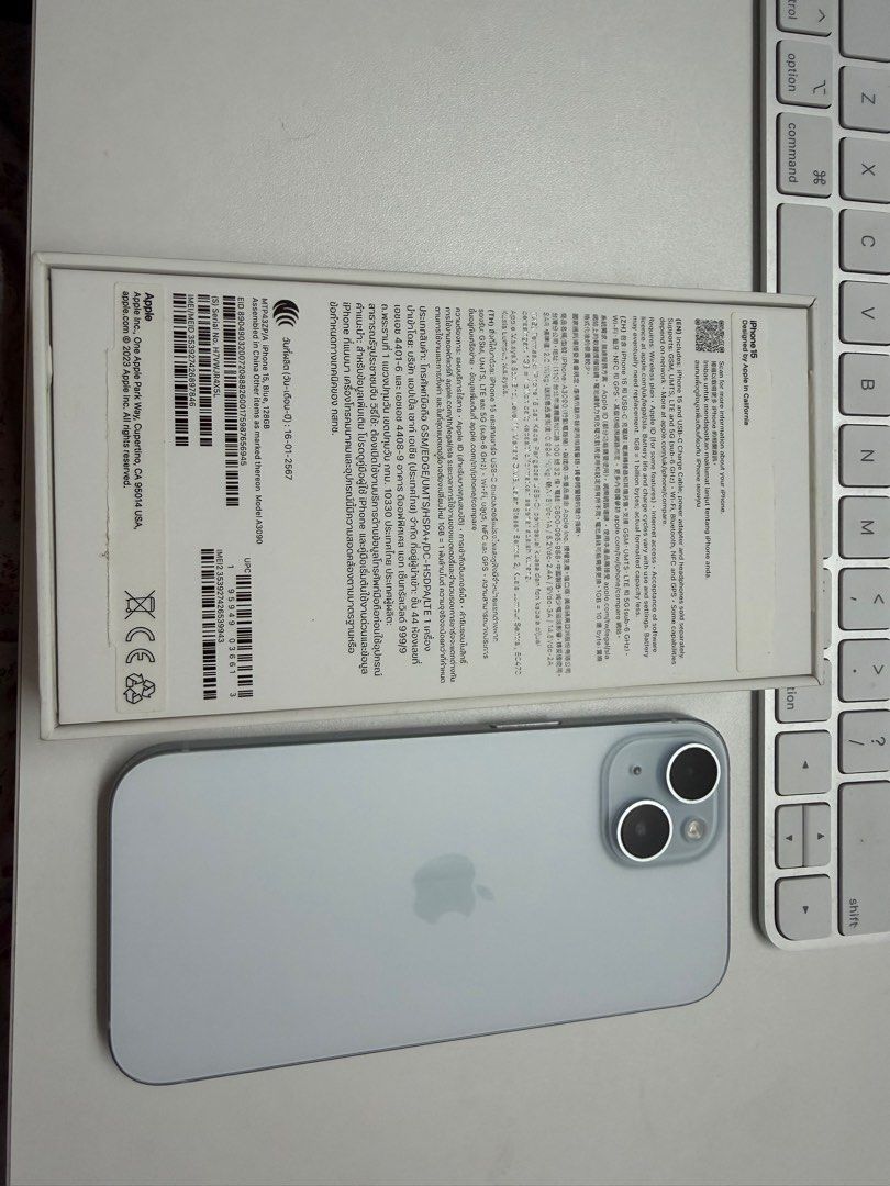(Category: iPhone 15 Series) located in Singapore. Submitted by moocatmoo (Listing ID 1399776966, Image 1). Description: - iPhone 15 (Blue) - 128GB storage - Battery Health: 85% (561 cycles) - Manufactured: November 2023 - First Used: February 2024 - Includes original box, but no wire inside - no scratch, no dent, no defects - First bought from Harvey Norman Malaysia - will pass you all my screen protector and case - only meet ups.