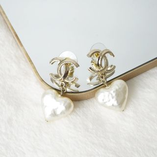 ACCESSORIES Collection item 1