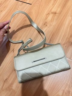 (Category: ) located in . Submitted by withlovecamy (Listing ID 1399646358, Image 1). Description: .