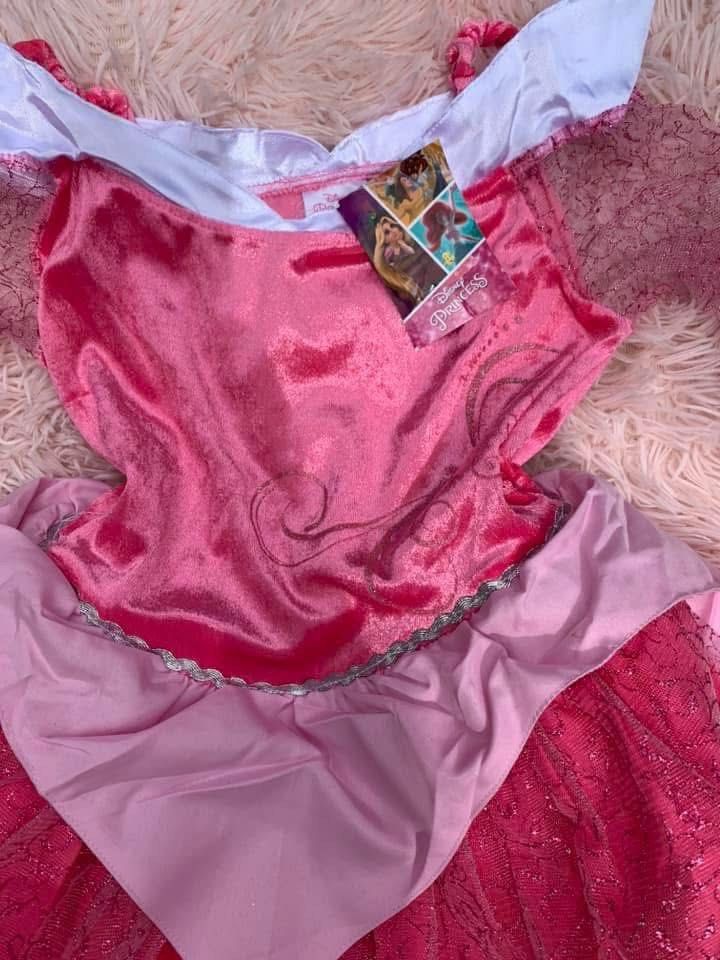 Disney Princess Costume (Category: Babies & Kids Fashion) located in San Fernando. Submitted by InvisibleMe (Listing ID 1399664659, Image 3). Description: Kunti nalang available 😊 Brandnew Disney Princess Costume Maganda Quality nito 😊 Hindi manipis ilang layer ang skirt velvet top ☺️ Available : Cinderella - M (5-7) Belle - XS (3-4) Aurora - M (5-7) and L (6-8) Flash Express Courier Loc: Pampanga.