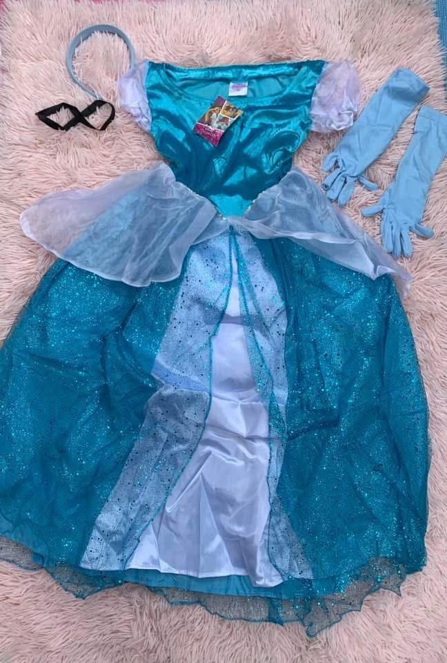 Disney Princess Costume (Category: Babies & Kids Fashion) located in San Fernando. Submitted by InvisibleMe (Listing ID 1399664659, Image 2). Description: Kunti nalang available 😊 Brandnew Disney Princess Costume Maganda Quality nito 😊 Hindi manipis ilang layer ang skirt velvet top ☺️ Available : Cinderella - M (5-7) Belle - XS (3-4) Aurora - M (5-7) and L (6-8) Flash Express Courier Loc: Pampanga.