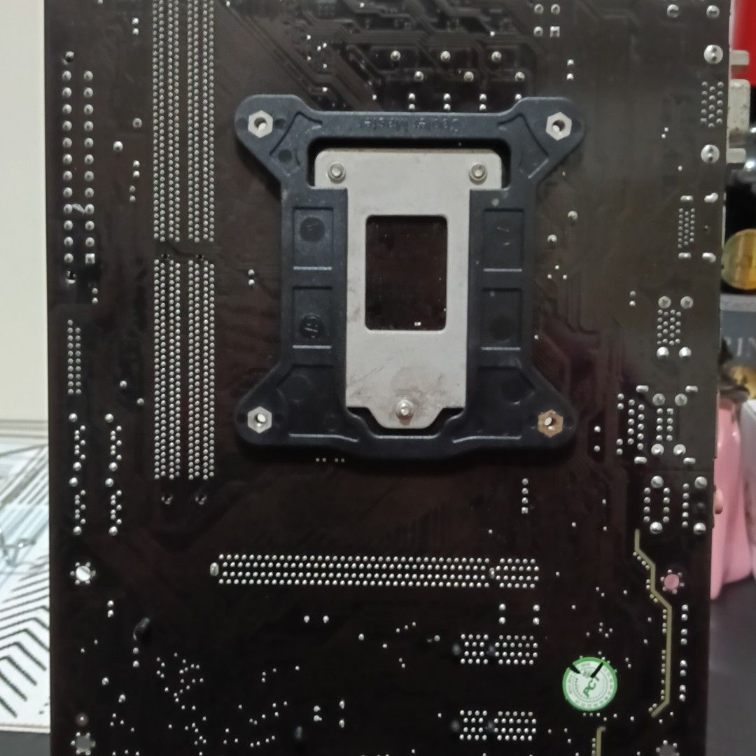 GIGABYTE GA-H110M-H (Category: Computer Parts) located in Manila. Submitted by alvin9ers (Listing ID 1399772850, Image 2). Description: Form Factor & Chipset Micro‑ATX (22.6 cm × 17.4 cm) Intel H110 Express chipset --- CPU Support Socket: LGA 1151 (“Socket H4”) Supports 6th Generation Intel Core processors and 7th Generation (with BIOS update)‑ i3/i5/i7, Pentium, Celeron in the LGA1151 package --- Memory (RAM) 2 × DDR4 DIMM slots (dual channel) M