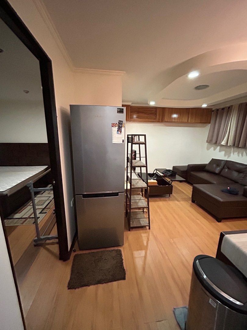 Hampton Gardens One Bedroom Unit converted from 2 bedroom (Category: Apartments & Condos) located in Pasig City. Submitted by liza.ordonio (Listing ID 1399826731, Image 2). Description: Hampton One Bedroom Unit Semi-Furnished Rate - 18k plus condo dues Minimum of 1 year lease No pets allowed by admin.