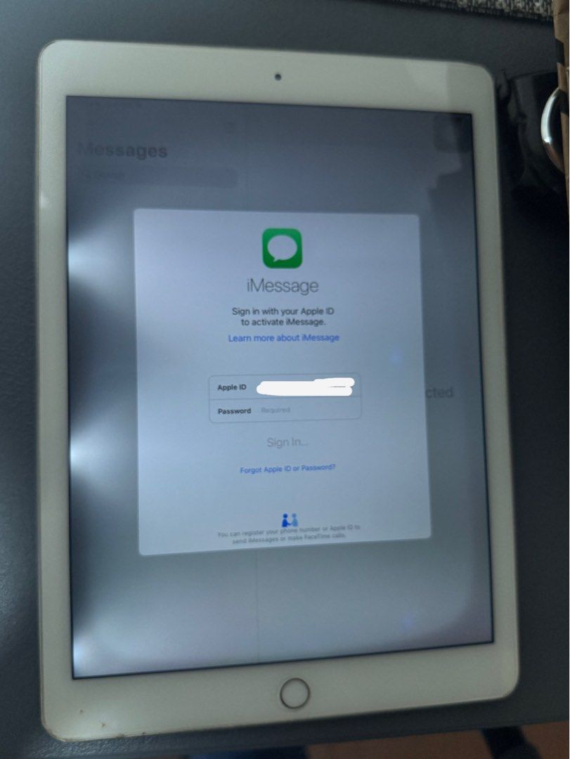 Ipad Air 1 | Apple | Tablet (Category: iPad) located in Cavite. Submitted by seicammy (Listing ID 1399759835, Image 2). Description: Decluttering Ipad Air 1 Nasa pic na lahat ng issue Cavite area.