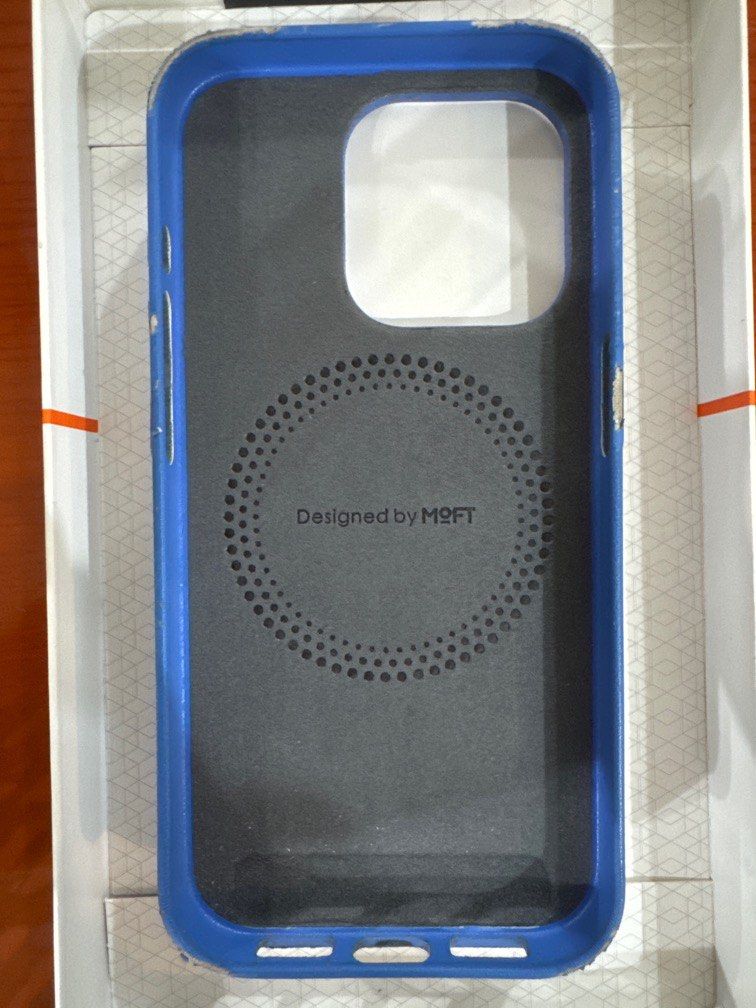 Iphone 15 Pro Moft MOVAS Snap Phone Case (Category: Cases & Sleeves) located in Quezon City. Submitted by jireh.1 (Listing ID 1399733835, Image 3). Description: - bought last November 2024 - SRP is 2,009 pesos - my price is 350 pesos - wireless & MagSafe charging compatible.