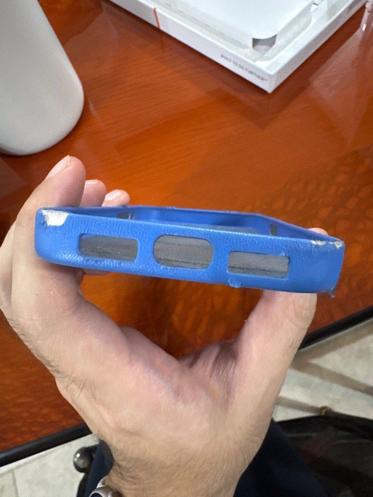 Iphone 15 Pro Moft MOVAS Snap Phone Case (Category: Cases & Sleeves) located in Quezon City. Submitted by jireh.1 (Listing ID 1399733835, Image 2). Description: - bought last November 2024 - SRP is 2,009 pesos - my price is 350 pesos - wireless & MagSafe charging compatible.