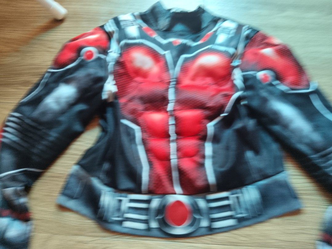 Iron man top custome (Category: Babies & Kids Fashion) located in Manila. Submitted by deleonhann57311 (Listing ID 1399656192, Image 3). Description: no flaws onced worn po. ironan top with muscle foam. po in good condition no flaws.